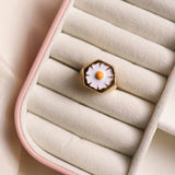 Signet White Daisy Ring - Gold